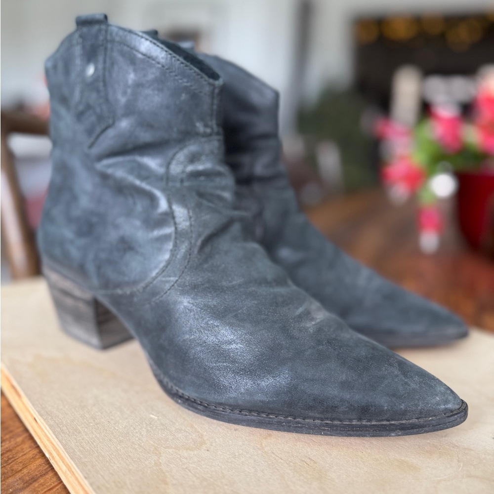 Free People Black Leather Ankle Boots Booties women’s size 40 9.5